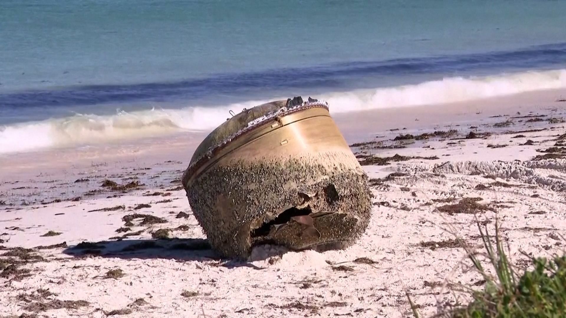 10 Mysterious Beach Objects: A Deep Dive Into Ocean Oddities