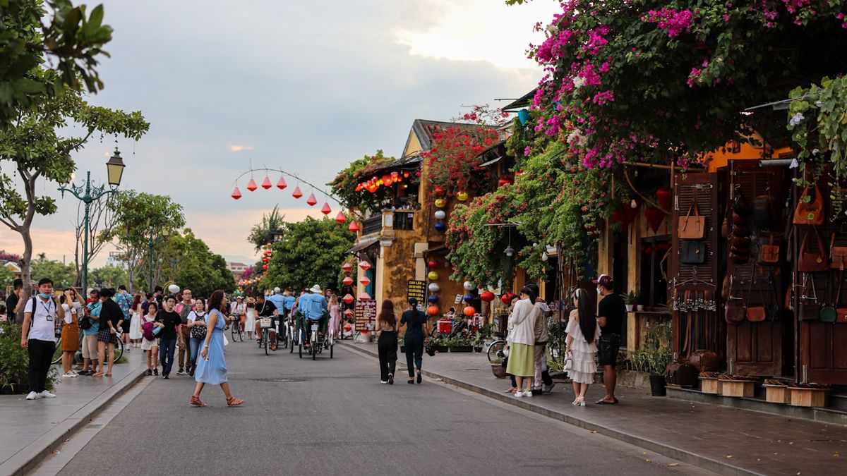 Vietnam Expands Visa-Free Travel, Encouraging Tourism Growth