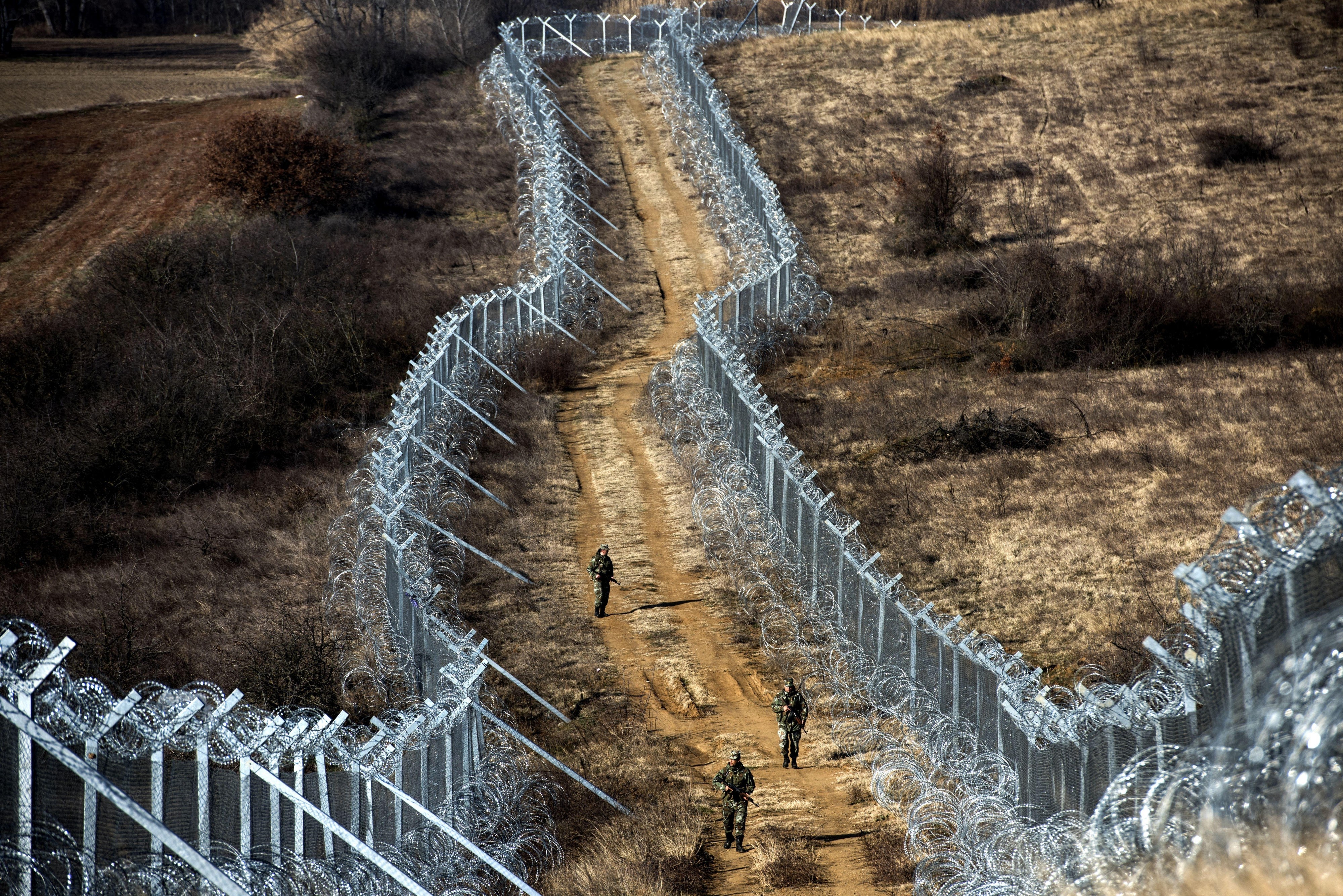 Greece Approves Law to Jail Rejected Asylum Seekers Refusing to Depart